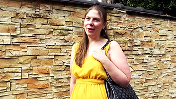 Alice, 35, is back in service! - Jacquie et Michel TV