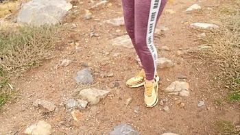 Rose is blowing out two big candles for her 20th birthday! - Jacquie et Michel TV