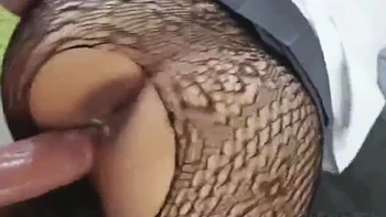 kawai se donne a un mec en levrette