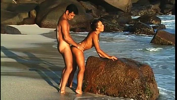 Melanie Has Hardcore Oral and Anal Sex on the Beach with Her Man - Private Porn Sex Videos