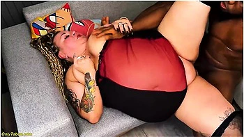 Fat Mature Squirting Massive While She Gets Fisted