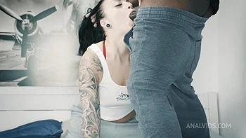 Huge Load Of Cum In Her Face