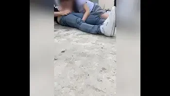 Colegiala se la CHUPA Rápido en la Azotea! Estudiantes Mexicanos Cogiendo a Escondidas!