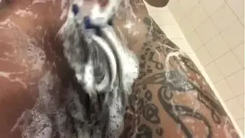 He could not wait to suck the squirt out of her fat pussy!!