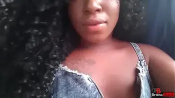 Estava brincando no ônibus de viagem - Bruna Black