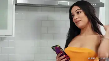 Move Me In / Brazzers full at http://zzfull.com/mme