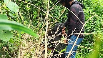 Malayali Couple Wild Outdoor Sex in Forest - Desi Village MMS 4K
