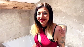 Baroness Faith knows how to reward... - Jacquie et Michel TV