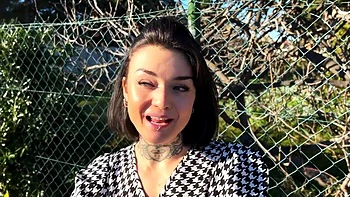 Luna, her big breasts are a deadly weapon! - Jacquie et Michel TV