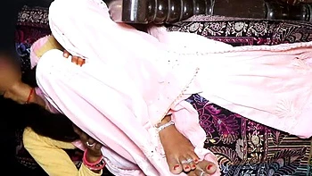 Desi Bhabhi Legs Spread Standing Squirting Orgasm - Hot Indian Aunty Fucked Hard