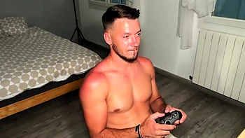 Amanda really likes our Apollo... - Jacquie et Michel TV