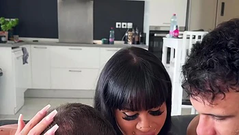 Sally, 35, manager of an equestrian center in Montauban! - Jacquie et Michel TV