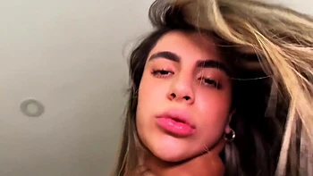 Me Follo A La Empleada De Servicio Parte 2 - Chicas Calientes