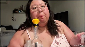 Late Night Sesh- Titties, Bong Hits, & Casual Talk