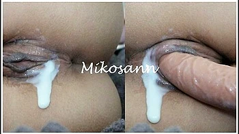 Horny Asian Girl Creamy Dildo Pussy Fuck And Squirting 情趣新年高潮喷水假操自己的小骚逼好爽