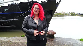 Lena, 25, wanted a little more... - Jacquie et Michel TV