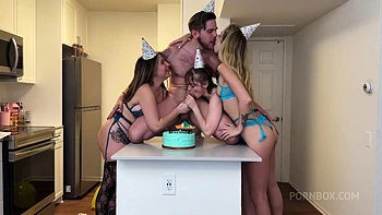 Horny Girls Eat Cake Off My Ass And Cock For My Birthday! Cake Smashing - Steve Rickz, Chloe Kreams, Mary Moody, Millie Morgan