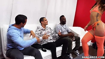 Kelsi Monroe and Her Big Ass Please A Fan