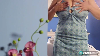 Biggs' Big Boob Rubdown - Liza Biggs - XLGirls