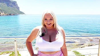 Lana, 25 years old, has some serious assets to show off! - Jacquie et Michel TV