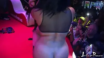 Desmadre sexual y Orgía en público en Barcelona