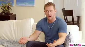 Hot stepsis Kiara Cole knelt and sucked big dick before hard cock riding