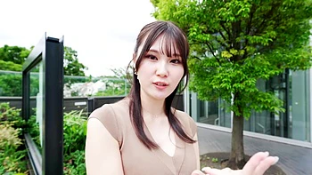 【裸女神】現役モデルが初めて全てを晒け出す…裸になった彼女は信じられないほど肌が白くて、神秘的だった…人生で一番気持ち良いセックスに、極上白柔肌が紅潮し絶頂を繰り返す。