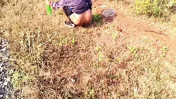 Indian Aunty Caught And Fucked Outdoor