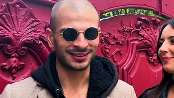 Cataleya, 28, seizes the opportunity to go further! - Jacquie et Michel TV