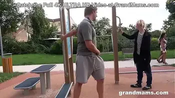 Cougars give twinks a piece of their pussy