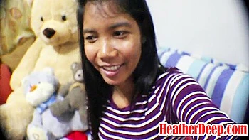 10 Weeks Pregnant Thai Teen 18+ Gives Blowjob