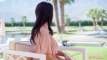 Roxie Sinners - Watch Bouncy Video