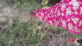 Desi Bhabhi Ne Maidan Mein Jakar Masti Ki