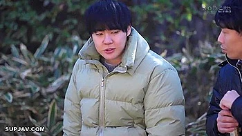 During A New Years Holiday, I Confessed My Troubles About Not Being Able It With My C D Friend Who Has Grown Up And Become Super Cute, And She Have Raw Creampie Sex With H