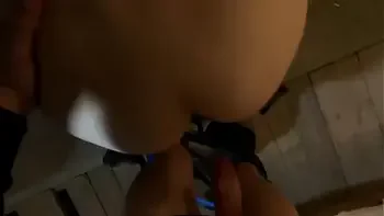 Вызвал проститутку в типичный Русский гараж