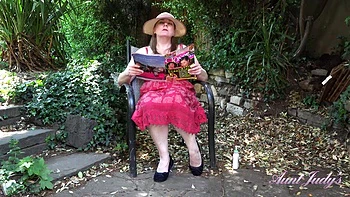 Rachel Outdoor Masturbation