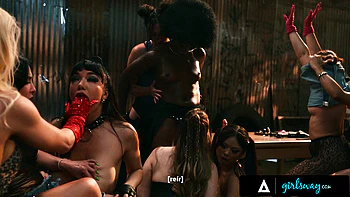 GIRLSWAY - 10 GIRL LESBIAN GANGBANG! ROUGH FISTING, STRAP-ON, AND SQUIRTING! - SPANISH SUBTITLES