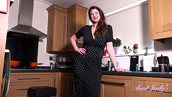 Visiting Auntie Felicity Jerk Off Instruction