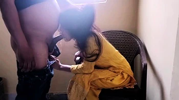 Horny Indian MILF Sucking Cock And Doggystyle Hard Sex