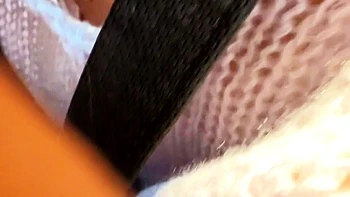 【店員個撮㉔】働く女性店員の胸チラ・パン