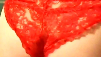 Haarige deutsche Amateurin mit hngenden Brsten