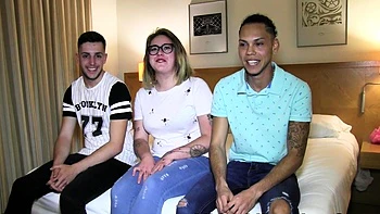 Amateur slut threesome in stockings and blowjob