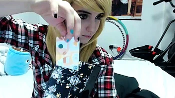 Amateur Blonde Teen Plays Solo with Toy Webcam Porn