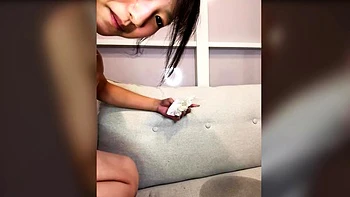 可愛すぎる剛毛女子の潮吹きオナニーlive jav