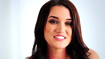 Smoking hot muse introduces her big tits