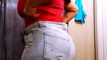 Big boobs milf masturbates with her dildo