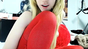 Amateur Blonde Teen Plays Solo with Toy Webcam Porn