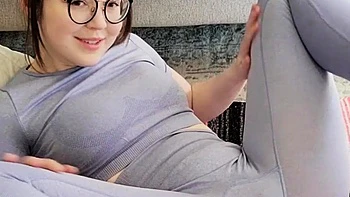 Webcam fun mature brunette with toys cum on cam