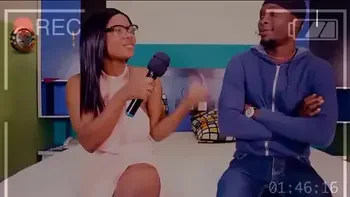 A reporter who came to interview a popular Nigerian Pornstar ended up getting her pussy fucked