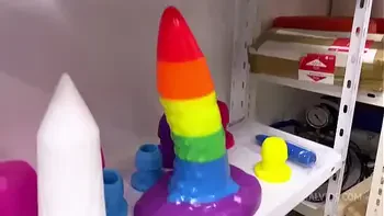 Stacy Bloom Testing The Handmade Dolphin Size XL (With Additional Anal Fisting) TWT155